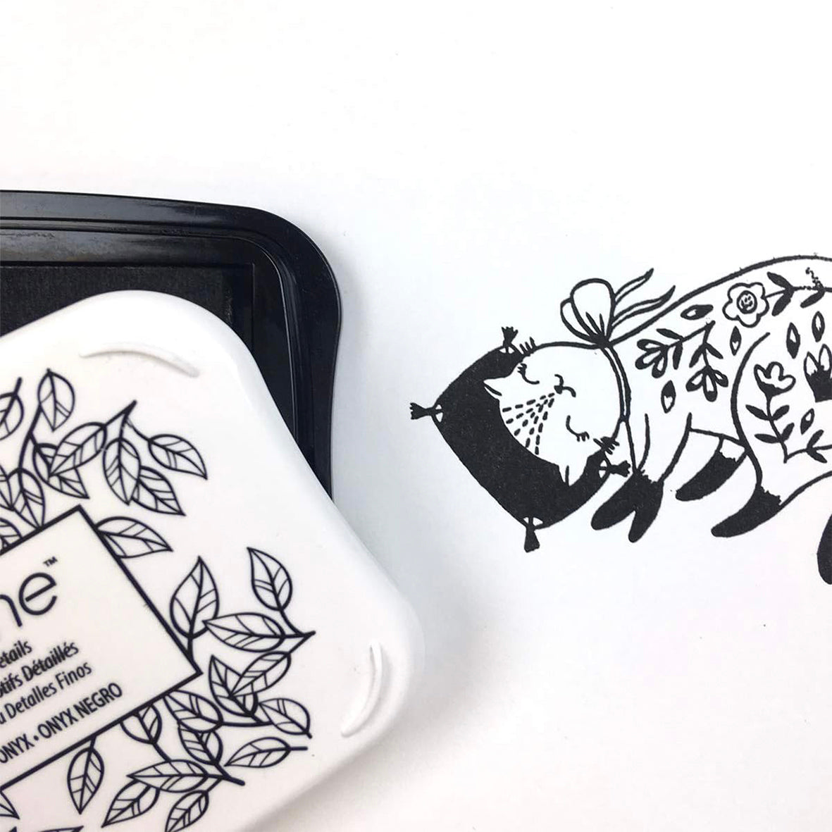 Tsukineko • VersaFine Ink Pad Large Onyx Black