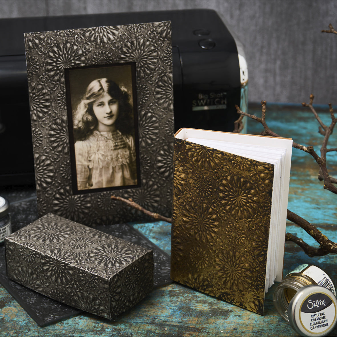 Sizzix 3-D Texture Fades Embossing Folder Bundle by Tim Holtz - Engraved & Kaleidoscope - Ships from 15th October