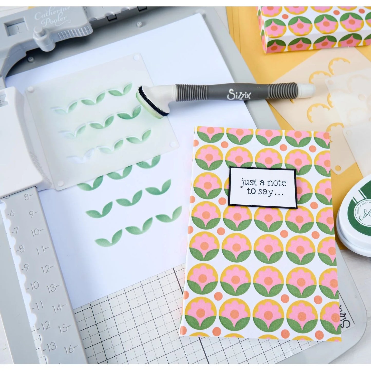 Sizzix Mini Layered Stencils Print & Pattern Daisy (4pcs) by Catherine Pooler