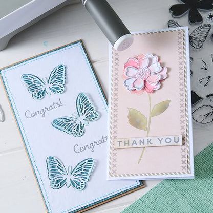 Sizzix • Clear Stamps Set 62pcs & 4pcs Framelits Globetrotter’s Mark by 49 & Market